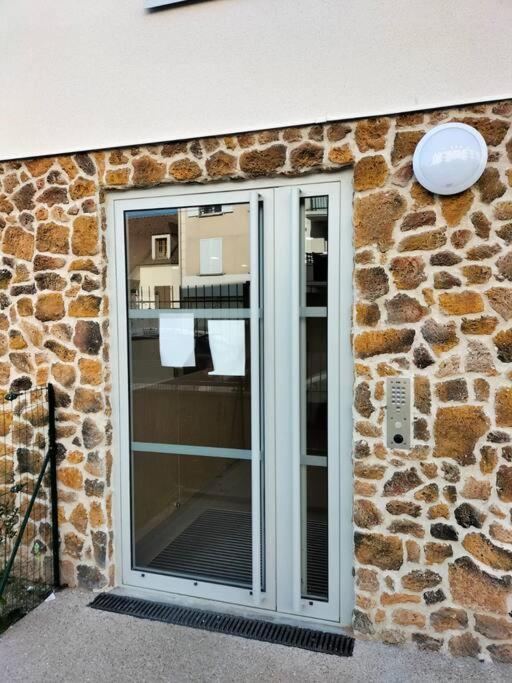 Appartement F2 de haut standing en hypercentre avec jardin privé à 270 m de la Gare de MANTES ! Mantes-la-Ville Exterior foto